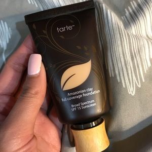 Amazonian Clay Foundation